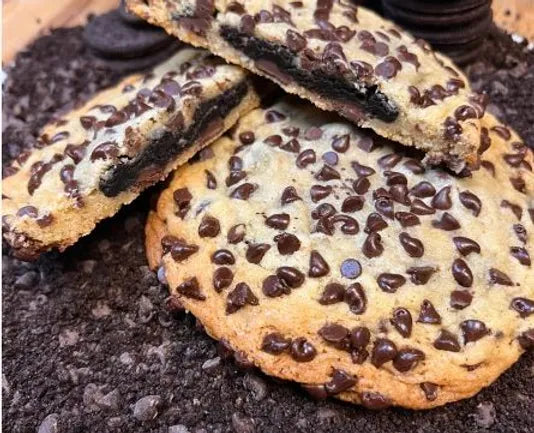 Oreo Truffle Spread Stuffed Chocolate Chip Cookie